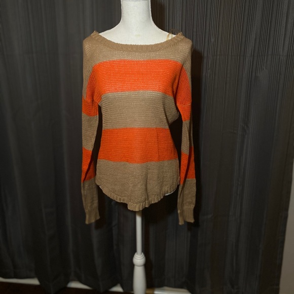 Sweater - Picture 4 of 6